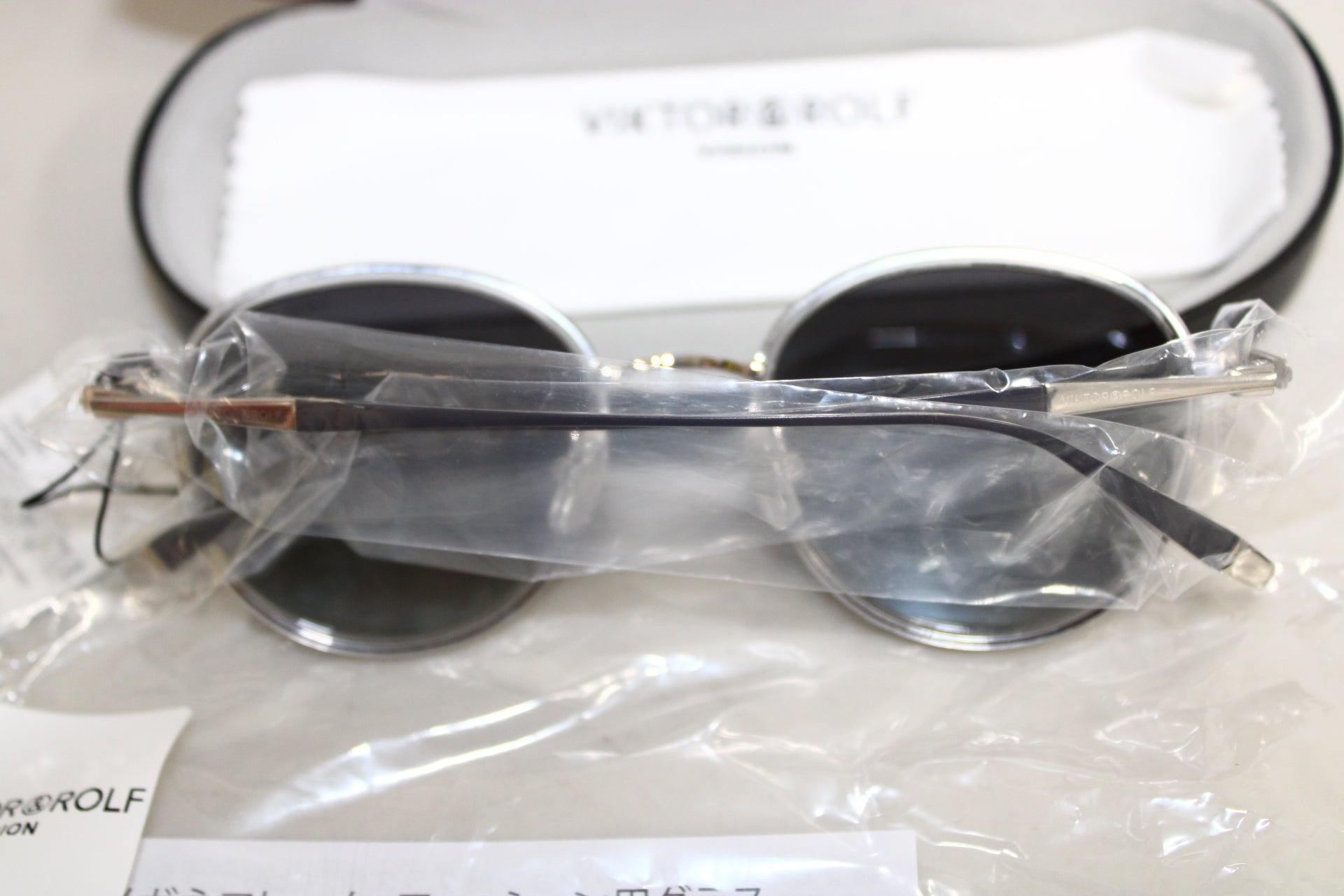 新品】丸形お洒落サングラス VIKTOR＆ROLF VISION No.71-8004